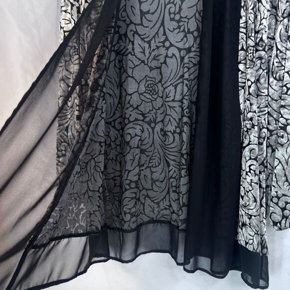 Chicos Easywear Silver Velvet Open Front Cardigan Dressy Cocktail Size 2-12/14 - Picture 4 of 11